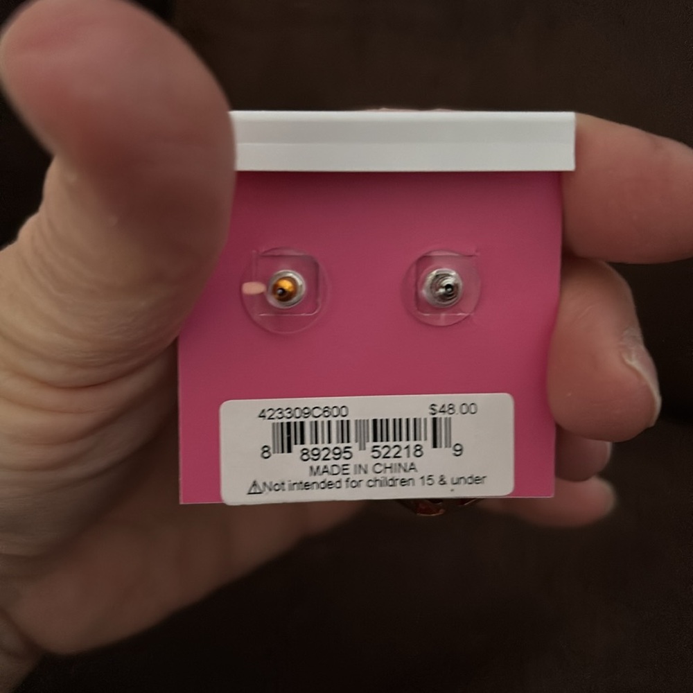 Betsey Johnson Red Heart Earrings NIP - Picture 3 of 4
